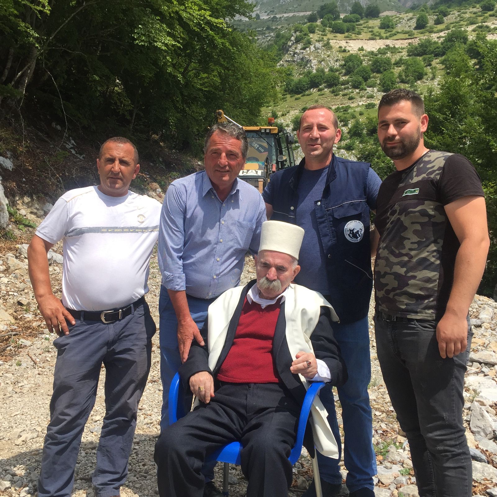 Bablok Muharrem Tafaj me ekipin e shoqatës.